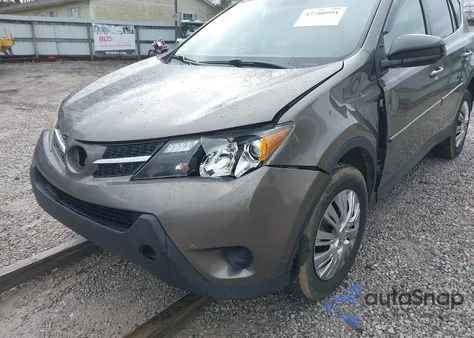 2015 Toyota Rav4 Le z USA, uszkodzony, nr VIN JTMBFREV5FD158769